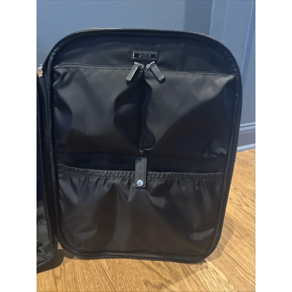 Tumi 4820D Business Carry-On Black Bag Suitcase/Carry-on